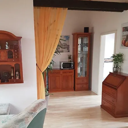 Hoffmann Grossdeuben Mit 2 Schlafzimmern Dg Apartment *